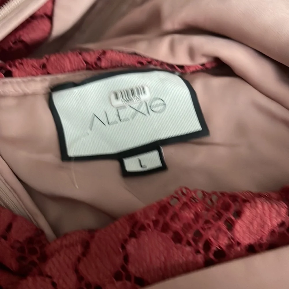 Alexis - Picture 6 of 6